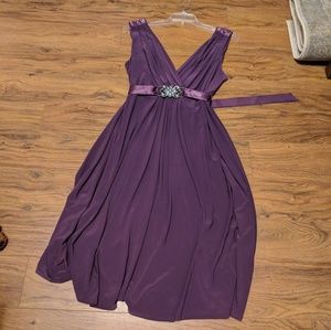 V-neck cocktail dress with rhinestone waist